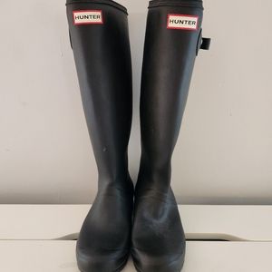 Hunter boots with socks